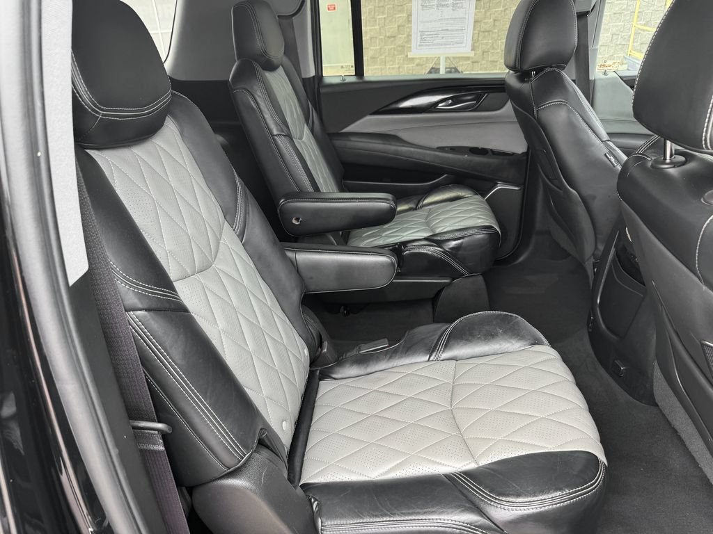Used 2017 Cadillac Escalade ESV Premium Luxury AWD/4WD image 31