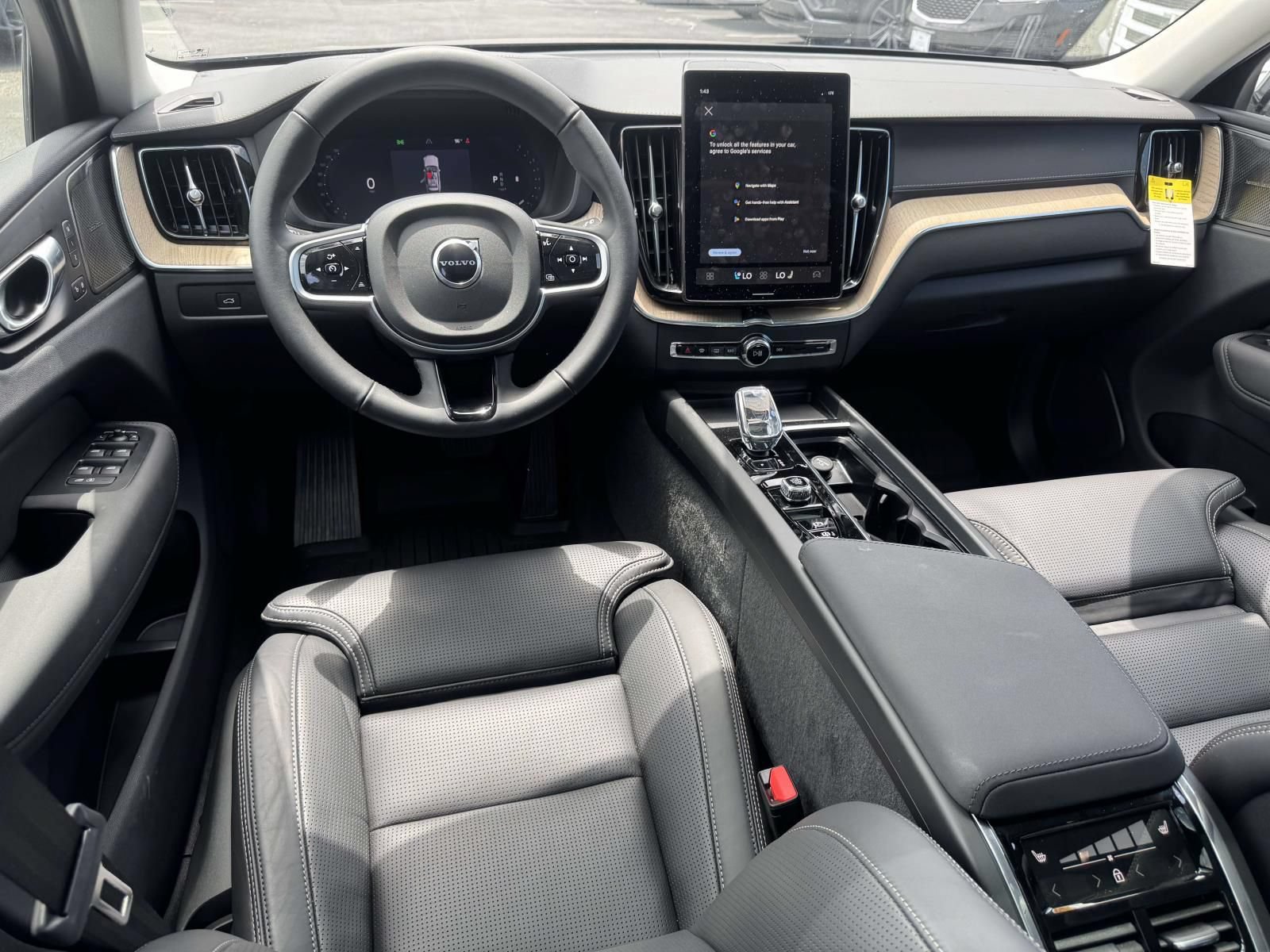 Used 2026 Volvo XC60 B5 Ultra w/ Climate Package AWD/4WD image 2