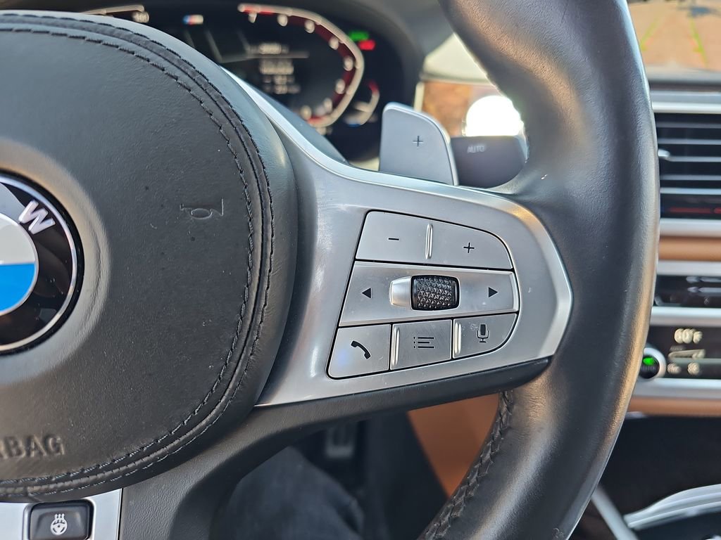 Used 2021 BMW 740i w/ M Sport Package RWD image 18