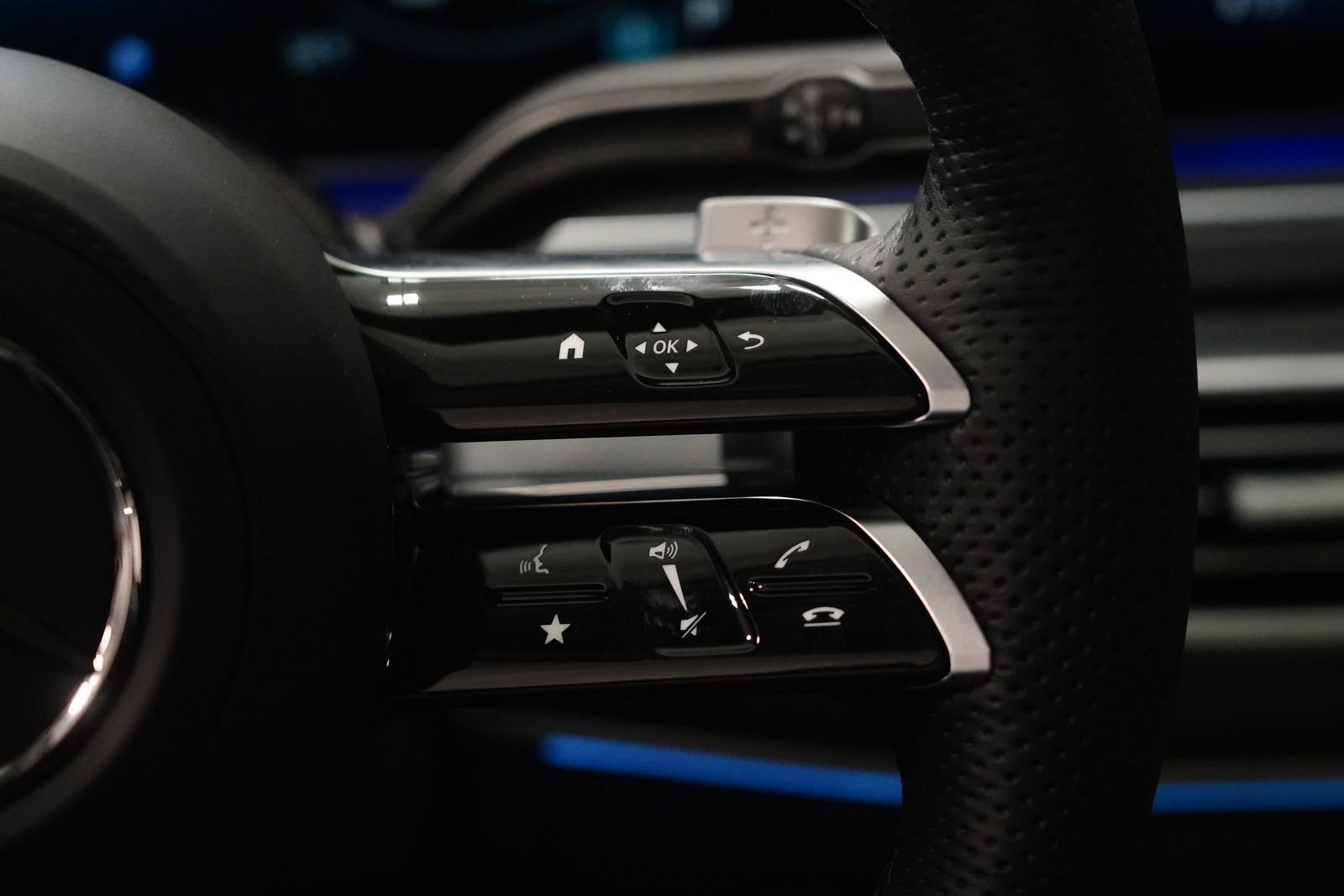 New 2026 Mercedes-Benz GLS 450 4MATIC image 21