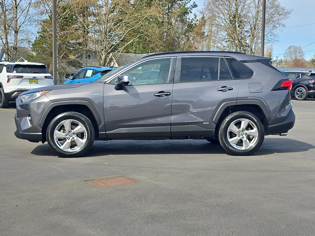Used 2021 Toyota RAV4 XLE Premium AWD/4WD image 6