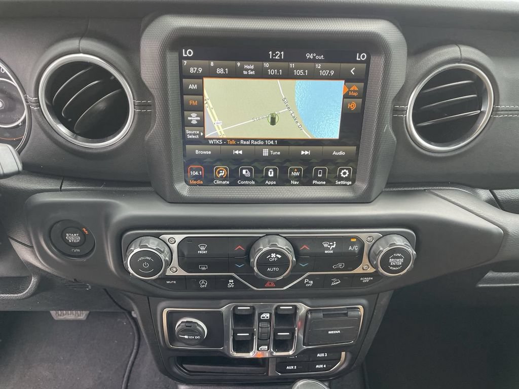 Used 2020 Jeep Wrangler Unlimited Sahara AWD/4WD image 23