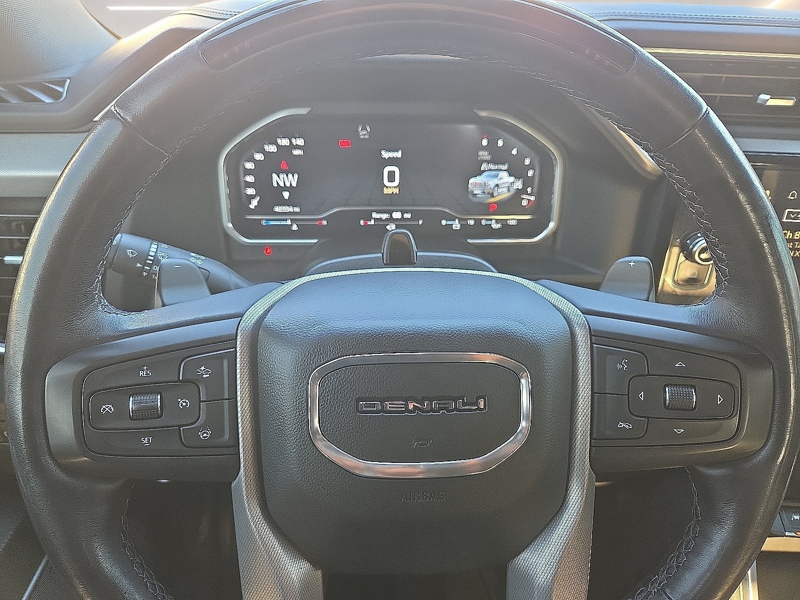 Used 2023 GMC Sierra 1500 Denali AWD/4WD image 4