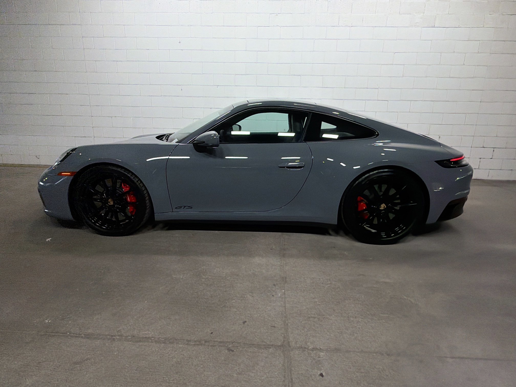 Certified 2024 Porsche 911 Carrera GTS w/ Premium Package RWD image 2