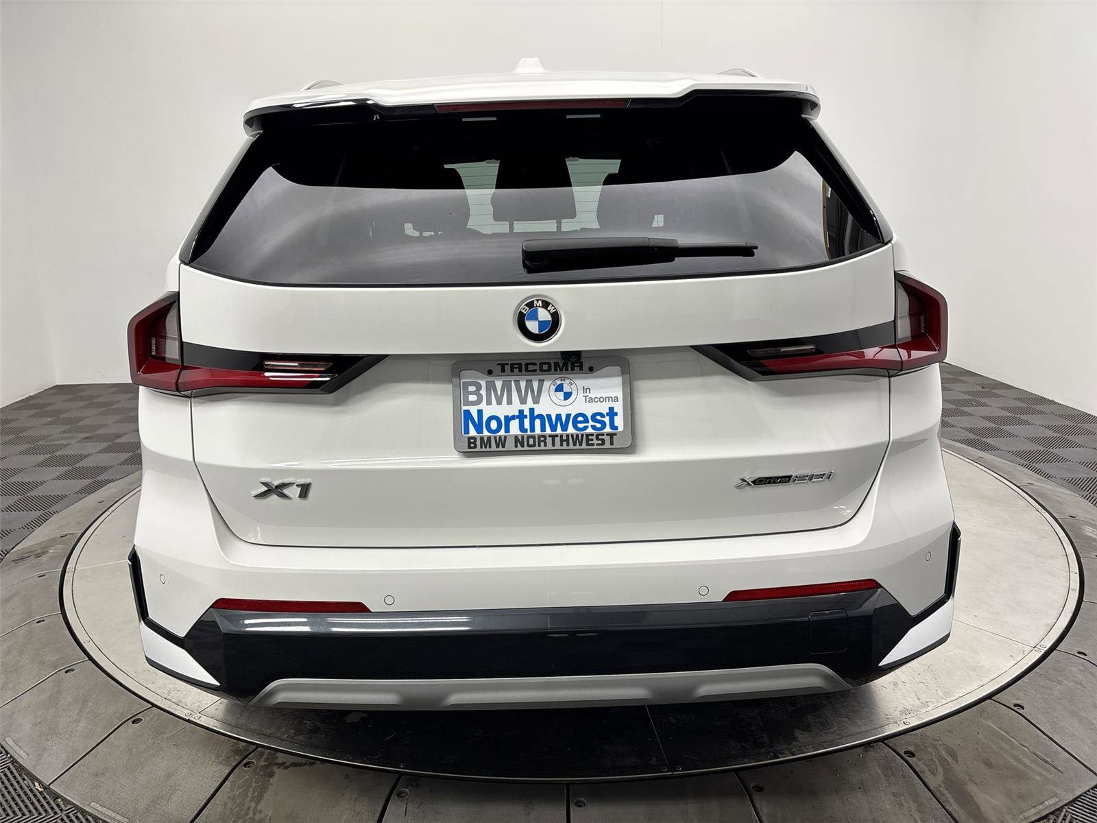Used 2025 BMW X1 xDrive28i w/ Convenience Package AWD/4WD image 15