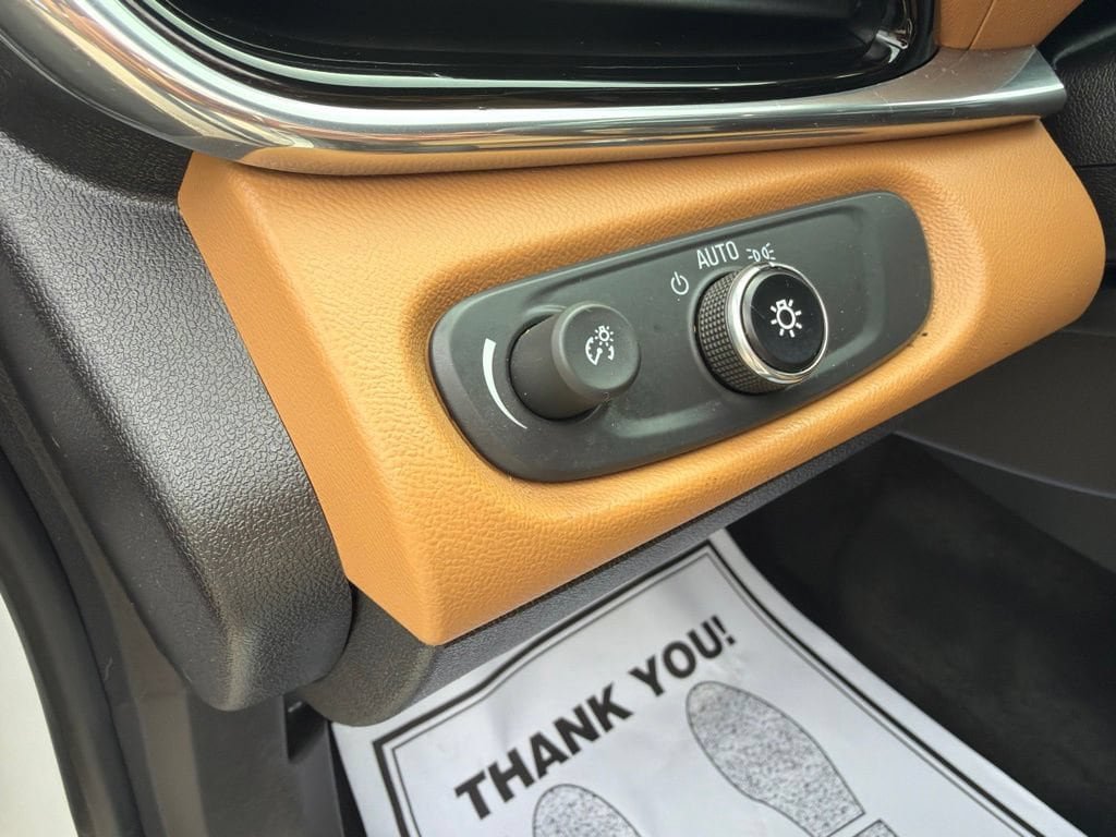 Used 2016 Chevrolet Volt Premier w/ Driver Confidence Package FWD image 13