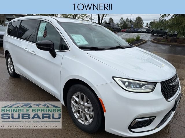 Used 2024 Chrysler Pacifica Touring-L FWD image 1