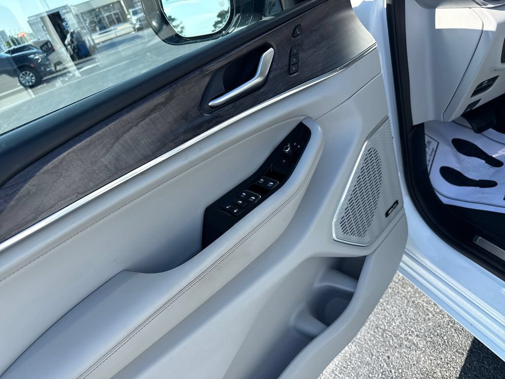 Used 2023 Jeep Grand Cherokee Overland w/ Luxury Tech Group IV AWD/4WD image 25