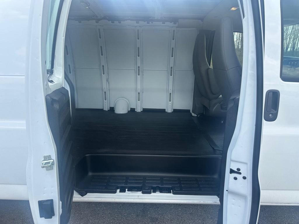 New 2025 Chevrolet Express 3500 Extended w/ Driver Convenience Package image 6