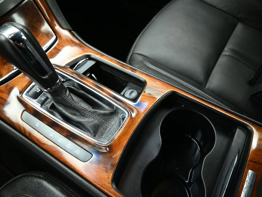 Used 2013 Lincoln MKS AWD image 18