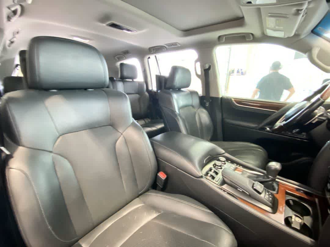Used 2017 Lexus LX 570 4WD w/ Luxury Package image 27