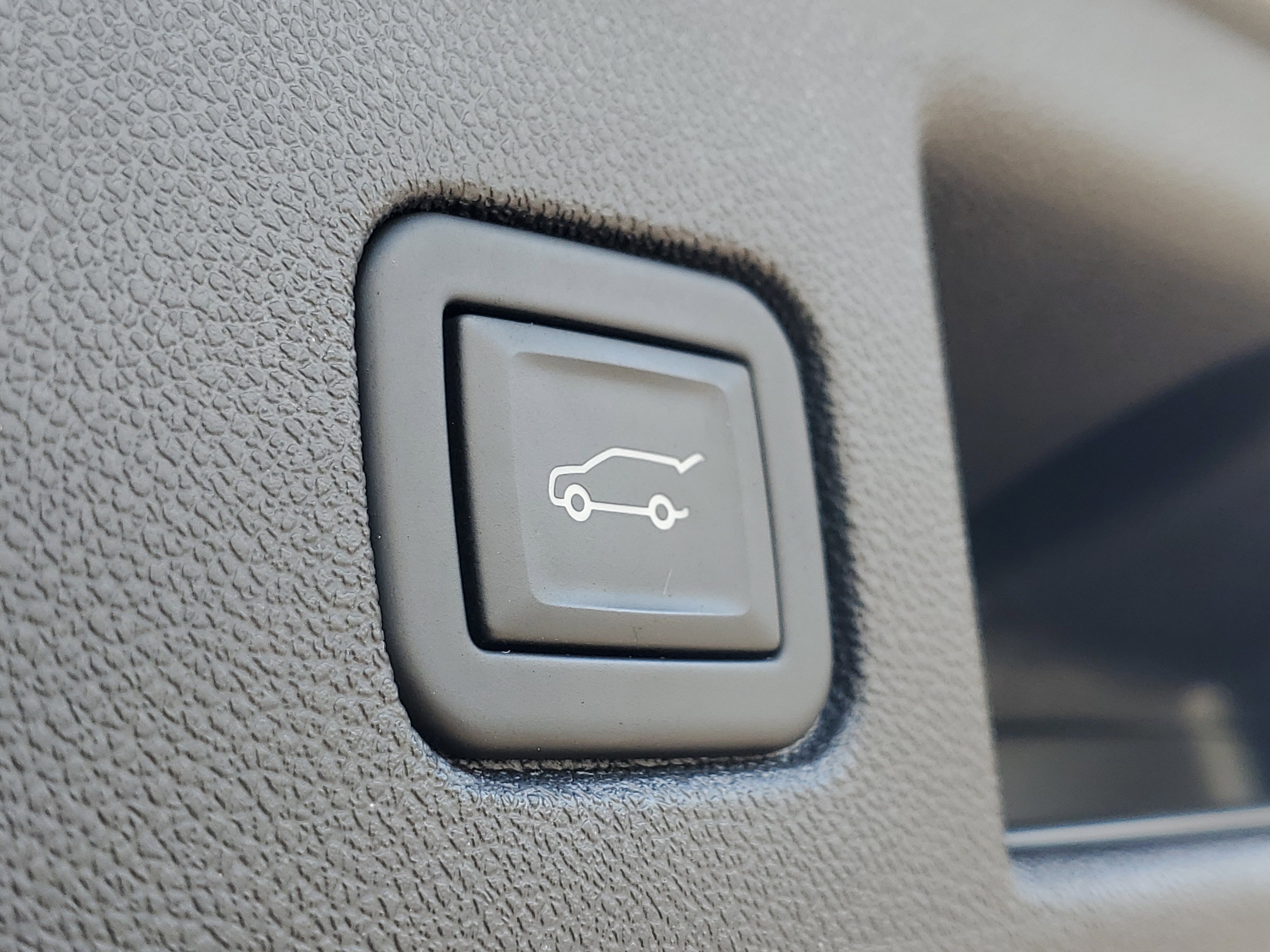 Used 2024 Chevrolet Equinox RS w/ RS Leather Package image 9