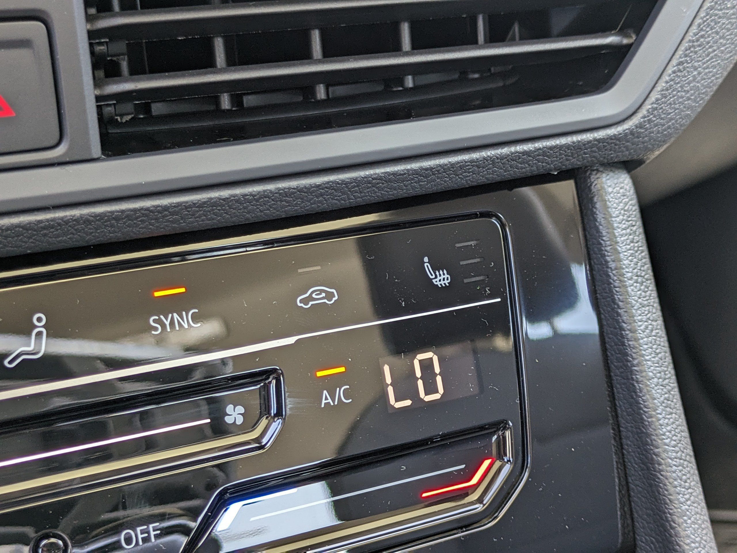 New 2026 Volkswagen Jetta SE FWD image 28