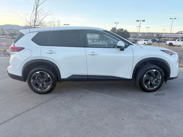 Used 2024 Nissan Rogue SV image 9