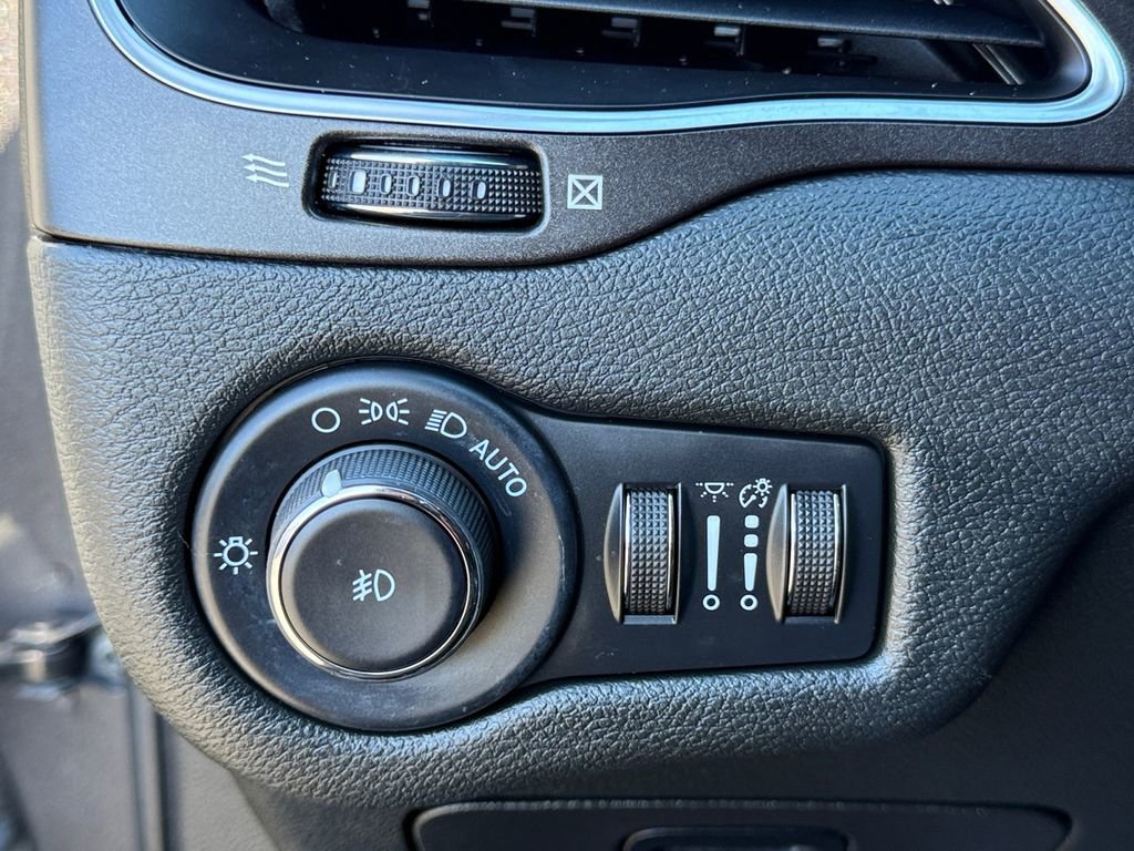 Used 2022 Jeep Cherokee Trailhawk w/ Sun, Sound & Nav Group image 22