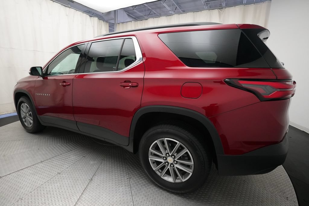 Used 2023 Chevrolet Traverse LT AWD/4WD image 33