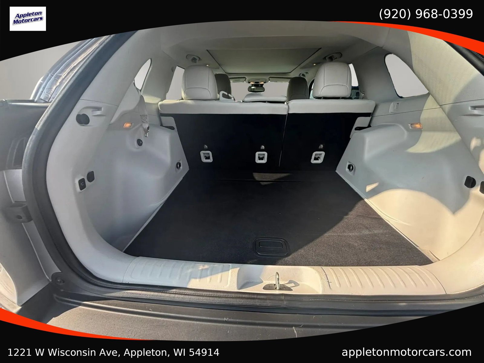 Used 2019 Jeep Cherokee Limited w/ Technology Group AWD/4WD image 34