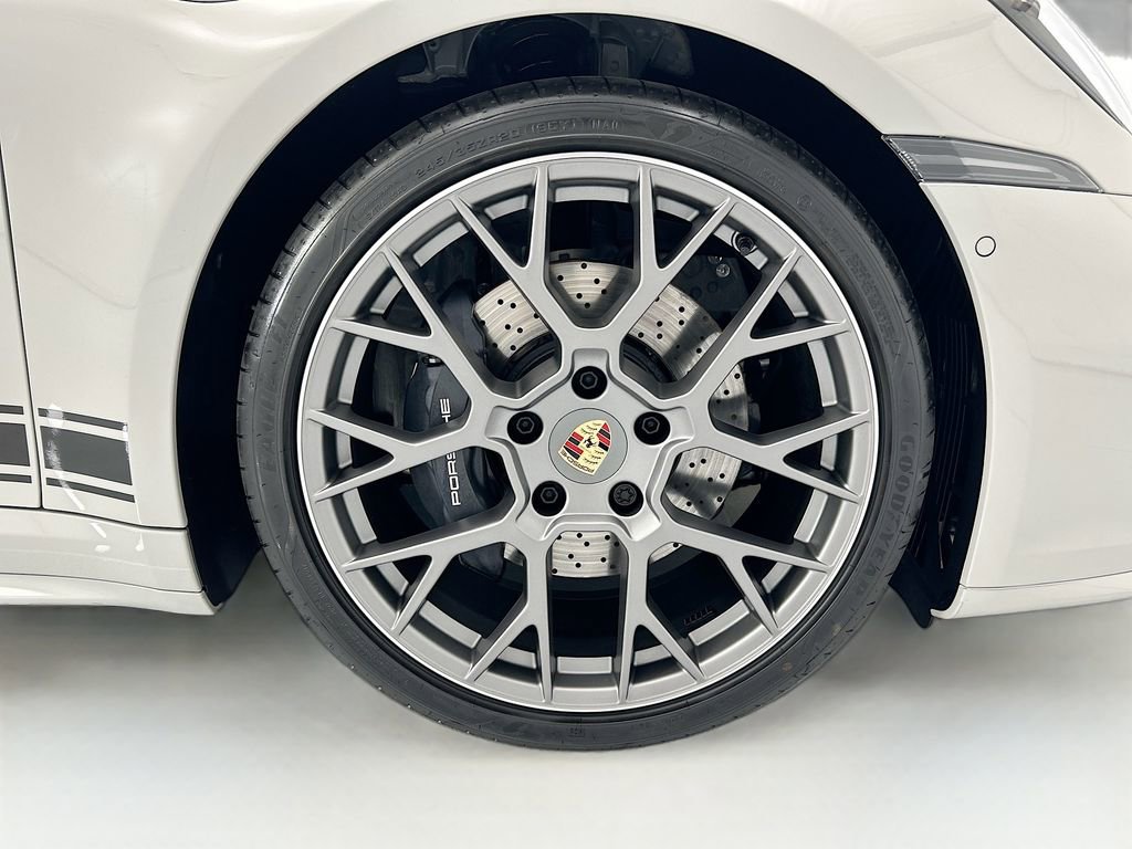 Used 2026 Porsche 911 Carrera image 29