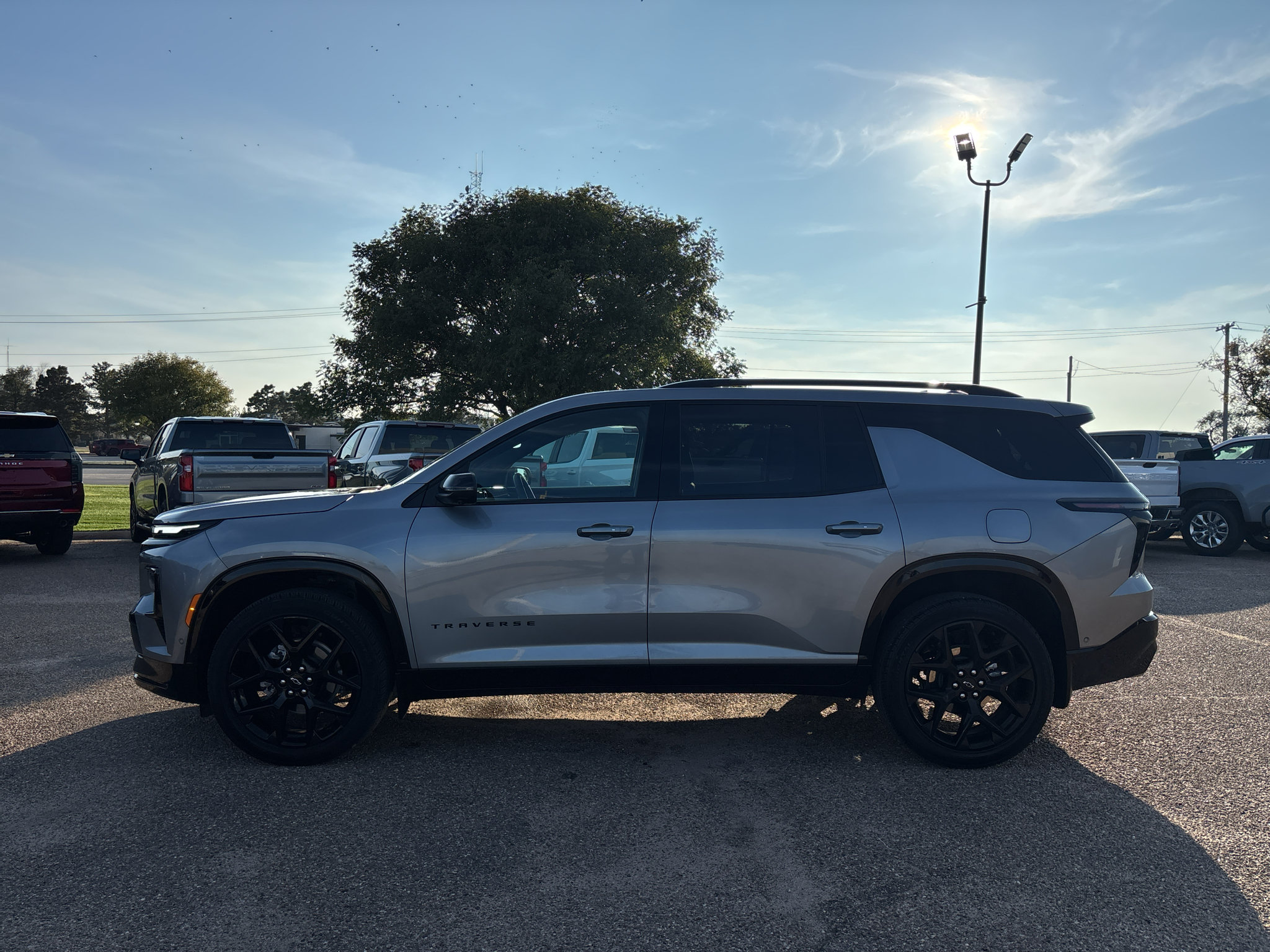 Used 2026 Chevrolet Traverse RS w/ LPO, Floor Liner Package FWD image 5