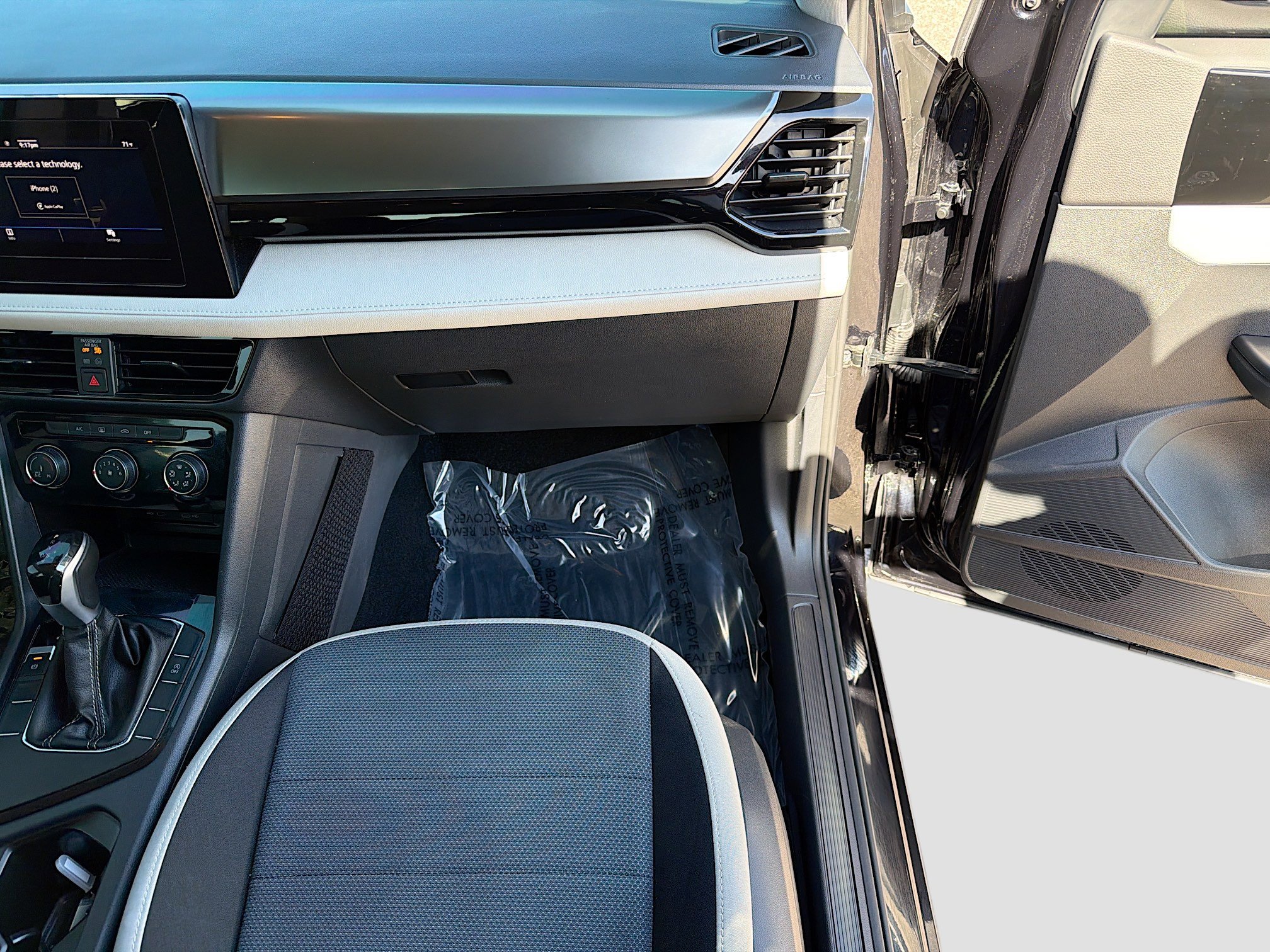 Used 2025 Volkswagen Taos S image 17