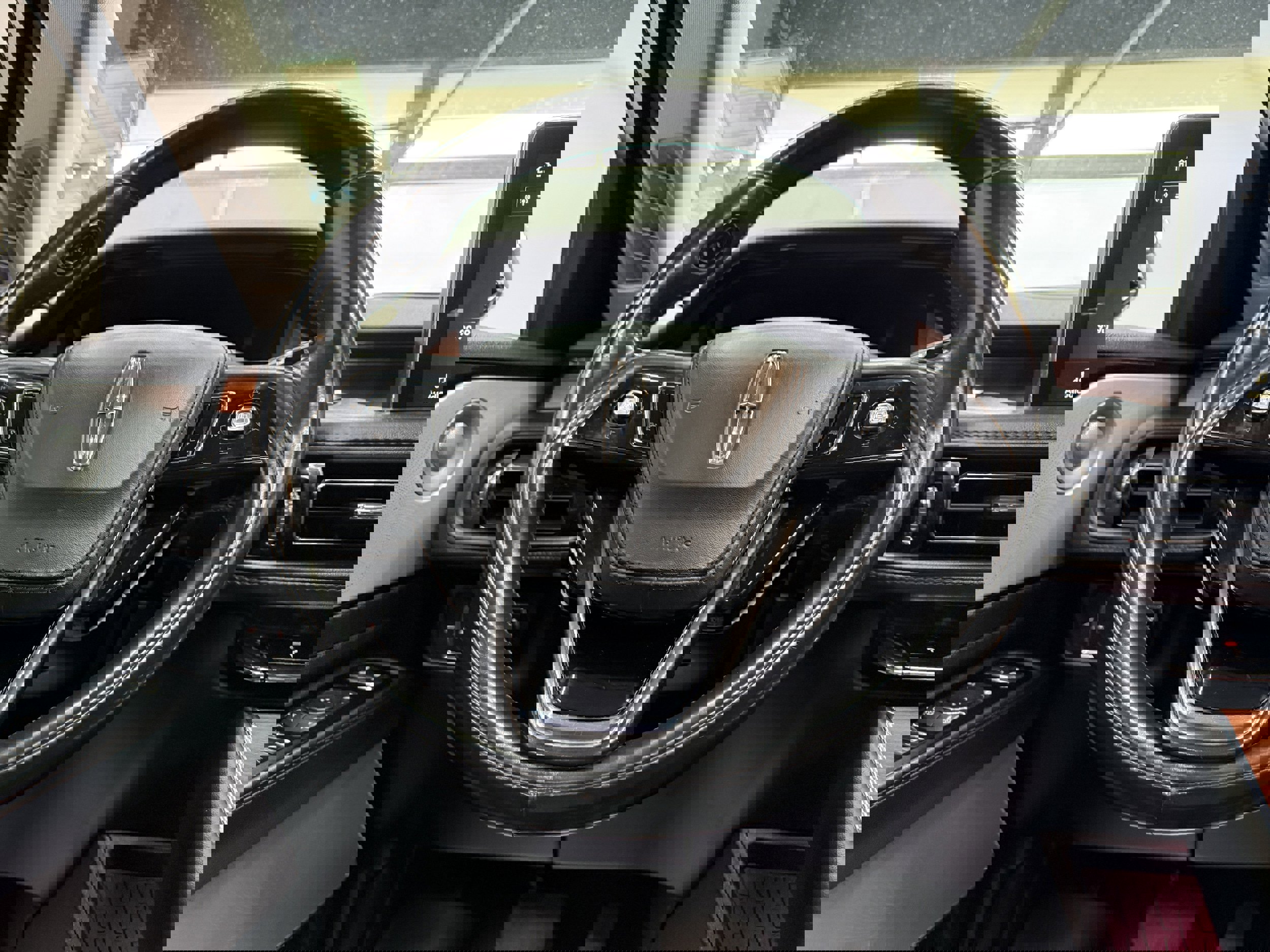 Used 2020 Lincoln Aviator Reserve w/ Equipment Group 202A image 14