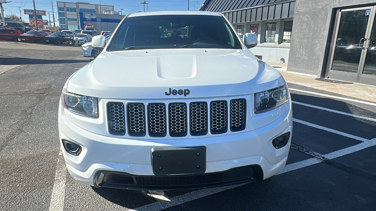 Used 2014 Jeep Grand Cherokee Altitude AWD/4WD image 2
