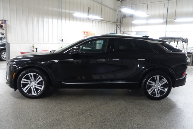Used 2024 Cadillac Lyriq Tech AWD/4WD image 4