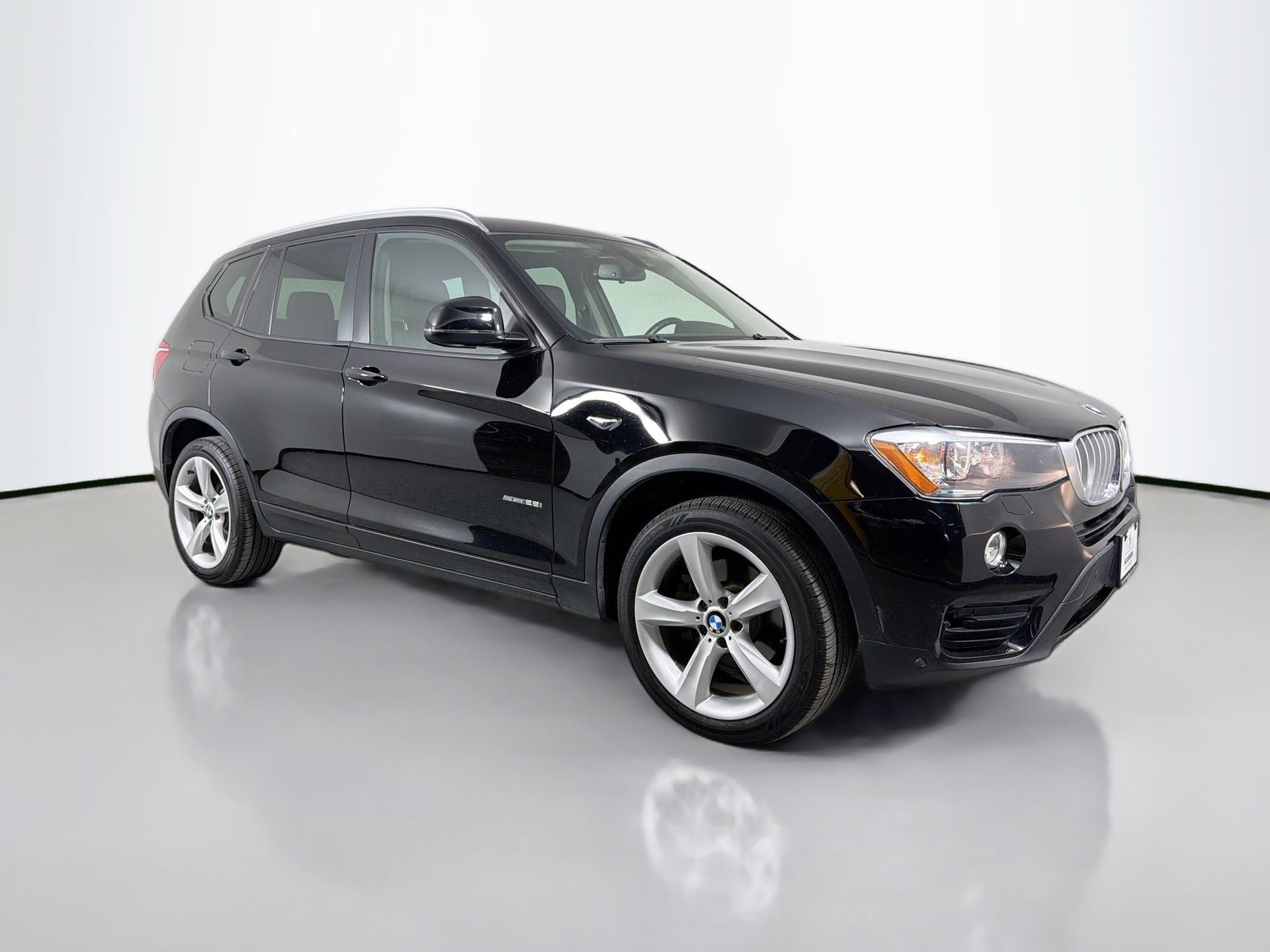 Used 2017 BMW X3 sDrive28i image 4