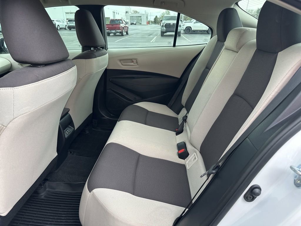 Certified 2025 Toyota Corolla LE image 28