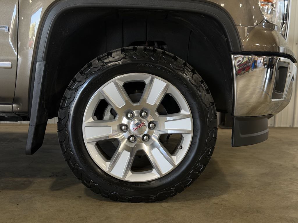Used 2015 GMC Sierra 1500 SLT w/ Driver Alert Package AWD/4WD image 17