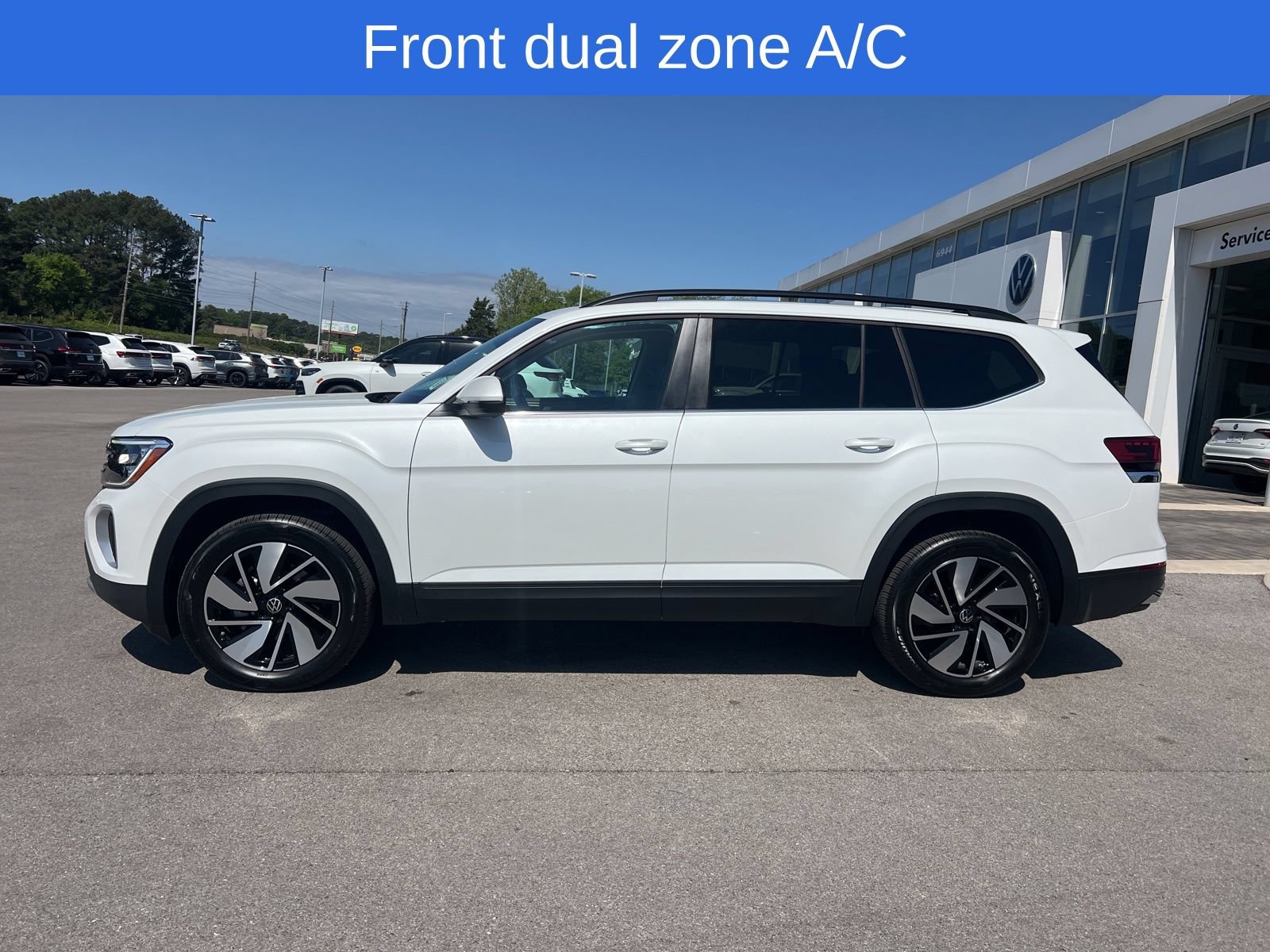 Certified 2026 Volkswagen Atlas SE w/ Panoramic Sunroof Package FWD image 6