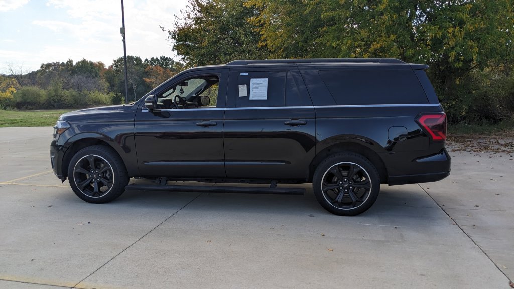 Used 2023 Ford Expedition Max Limited AWD/4WD image 6