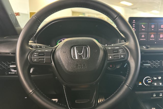 Used 2025 Honda Accord Sport image 25