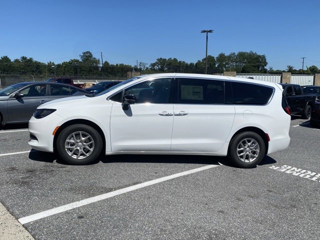 New 2026 Chrysler Voyager LX image 4