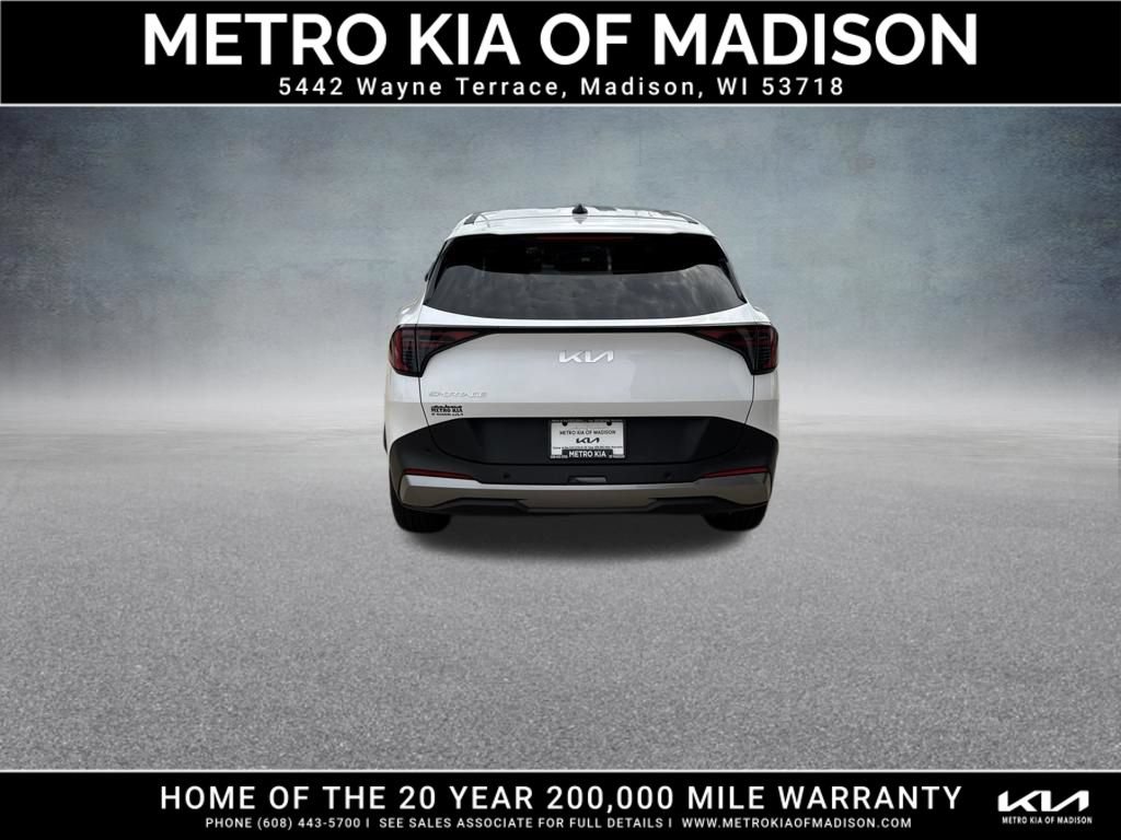 Used 2026 Kia Sportage EX FWD image 5