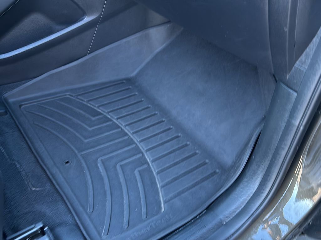 Used 2024 Kia Telluride EX w/ EX Captain's Chair Package image 40