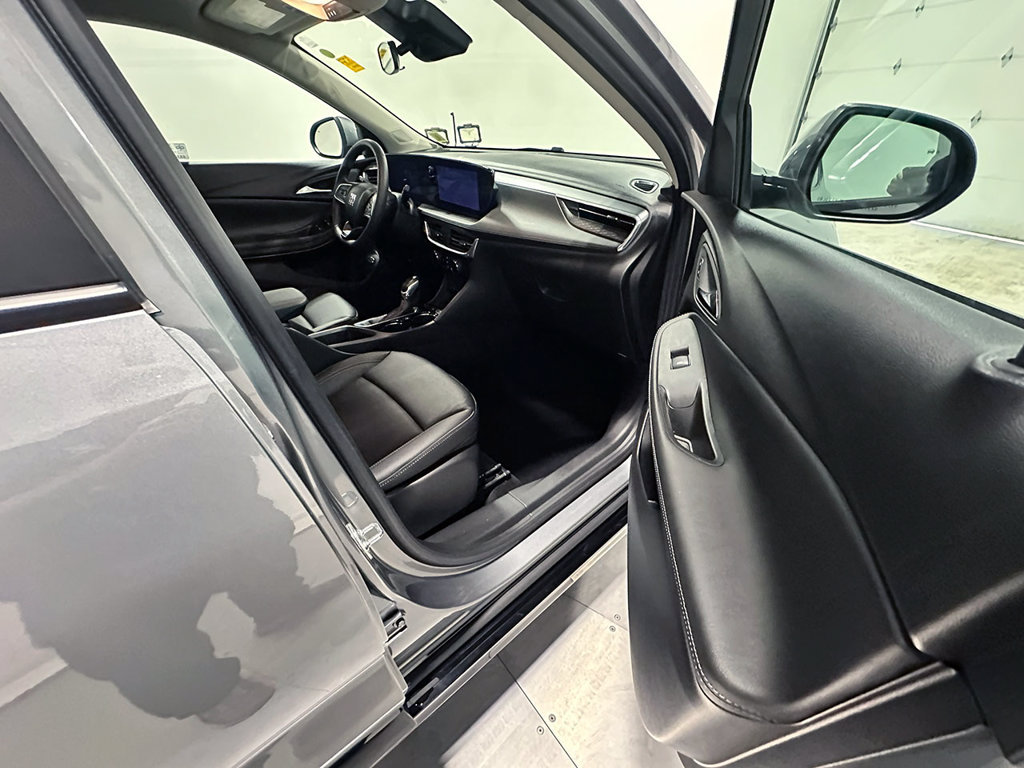 Used 2024 Buick Encore GX Sport Touring FWD image 27