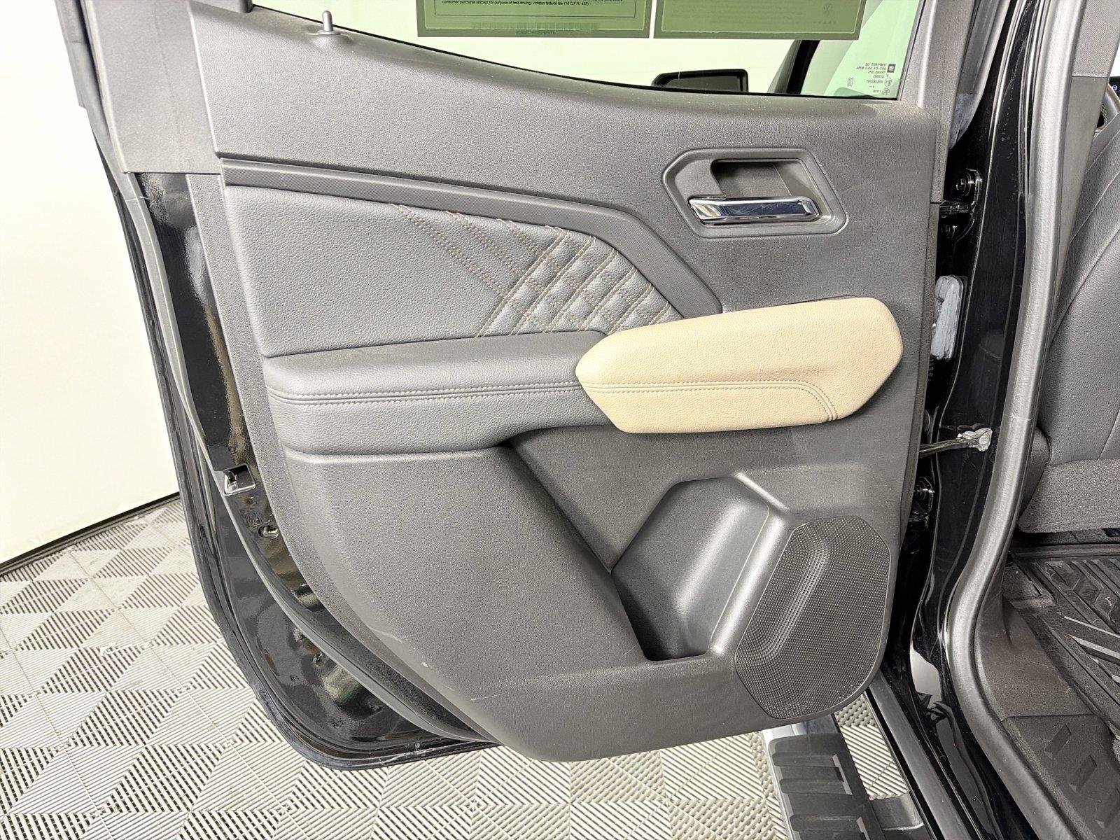 Used 2024 GMC Canyon Denali AWD/4WD image 19
