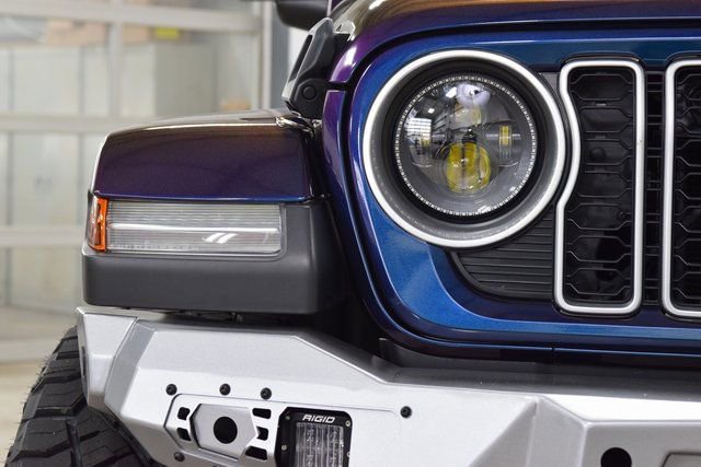 Used 2024 Jeep Wrangler Sahara w/ Technology Group image 10