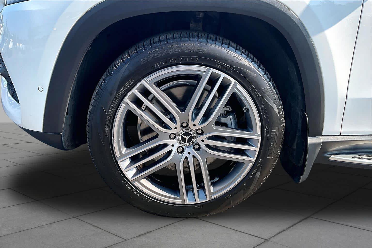 Used 2020 Mercedes-Benz GLS 450 4MATIC image 11