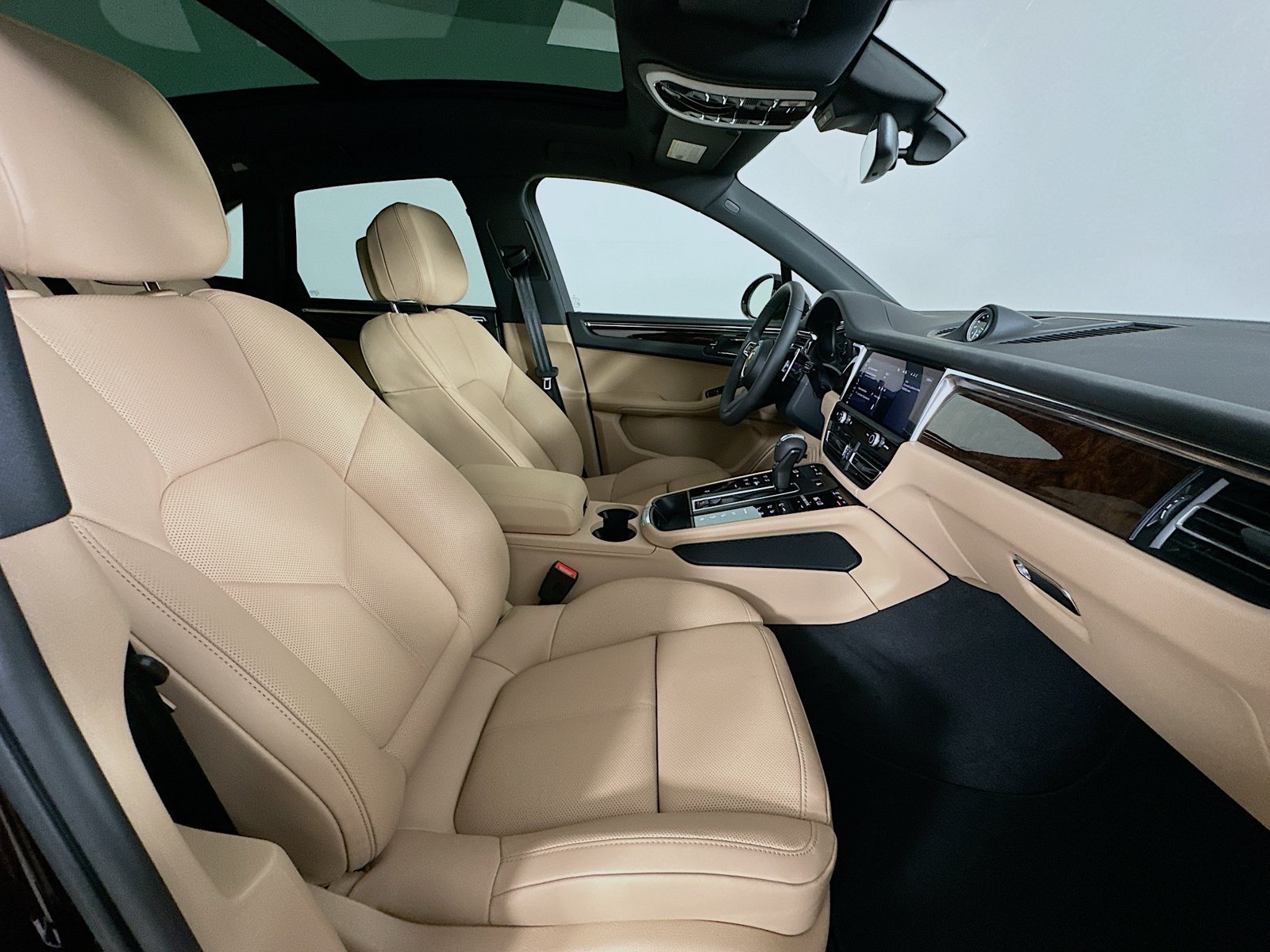 New 2026 Porsche Macan AWD/4WD image 44