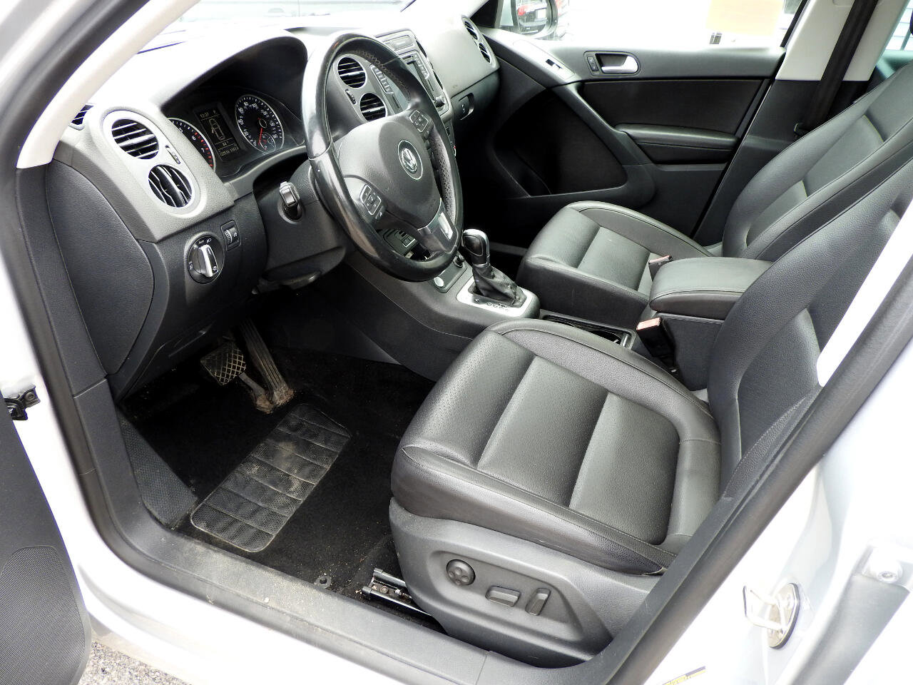 Used 2016 Volkswagen Tiguan SE image 6