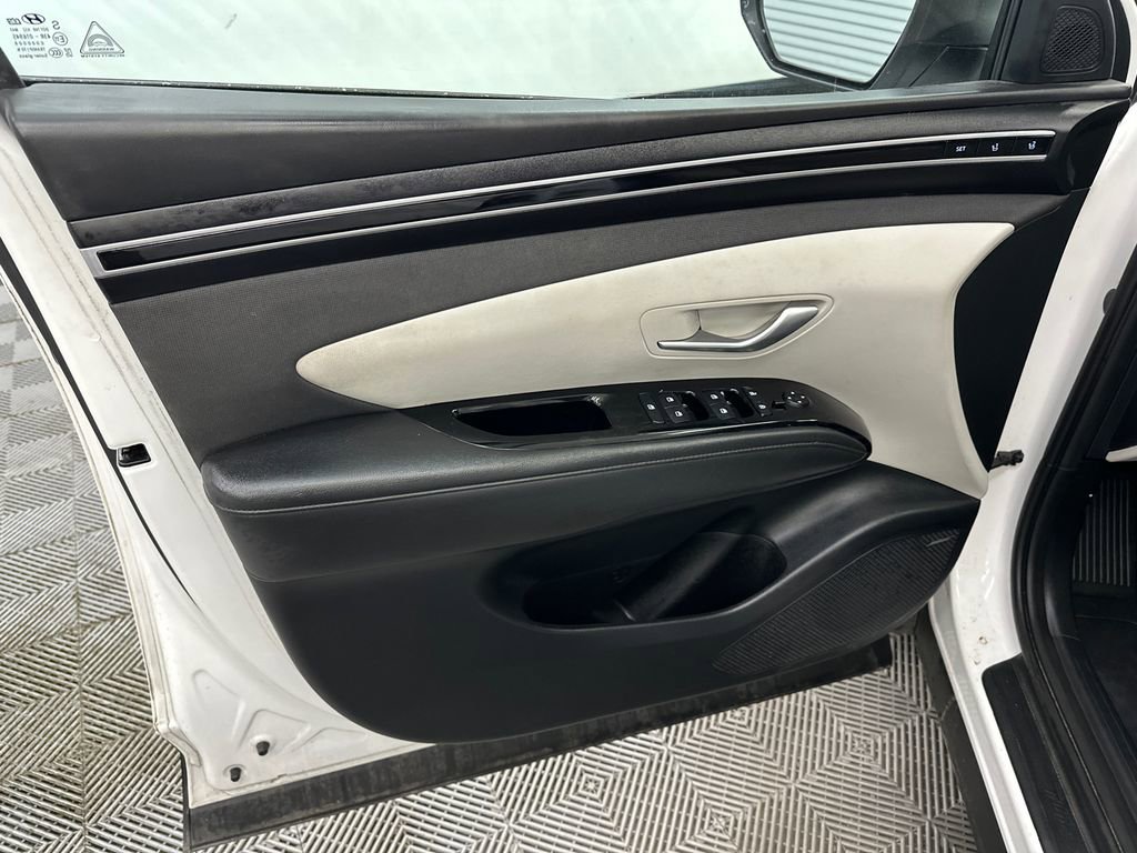 Used 2023 Hyundai Tucson Limited w/ Cargo Package FWD image 11