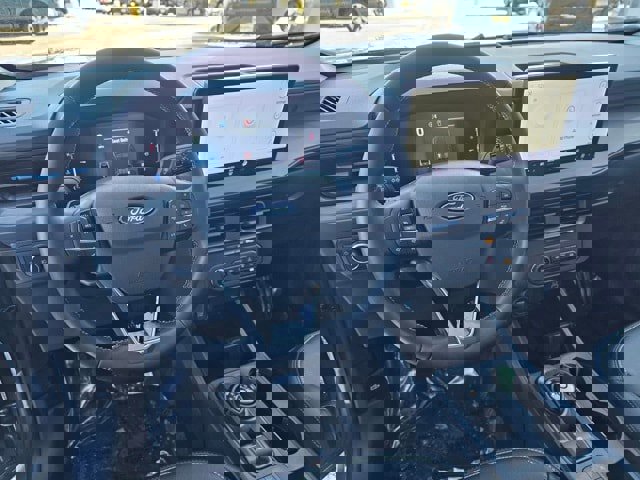 Used 2025 Ford Maverick Lobo image 16