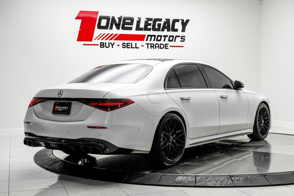 Used 2024 Mercedes-Benz S 63 AMG S w/ Carbon Fiber Exterior Package image 10