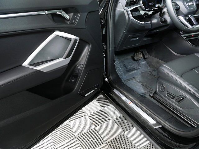 Certified 2025 Audi Q3 2.0T Premium Plus w/ Premium Plus Package AWD/4WD image 8