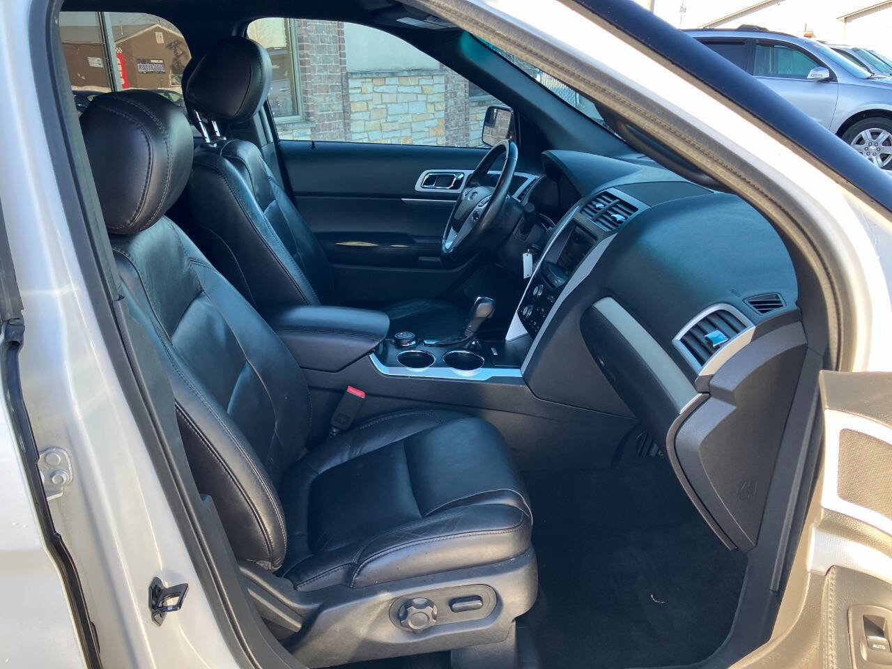 Used 2013 Ford Explorer XLT image 15