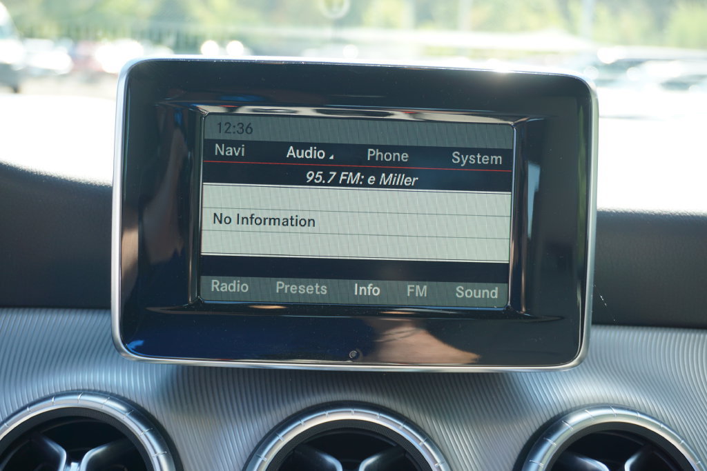 Used 2014 Mercedes-Benz CLA 250 image 11