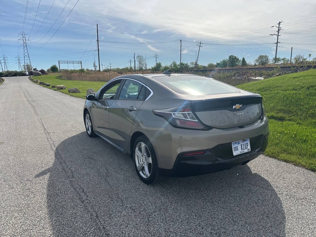 Used 2017 Chevrolet Volt LT w/ Comfort Package FWD image 5