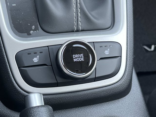 New 2026 Hyundai Venue SEL FWD image 32